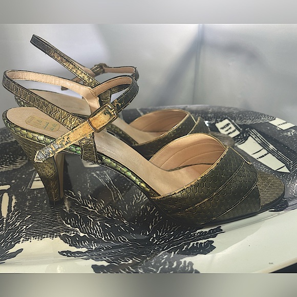 🖤 Vintage 🖤 1980’s 🐍 Higbee’s Green Snakeskin Leather Gold 7 1/2 Strappy 🇮🇹 - Picture 2 of 10